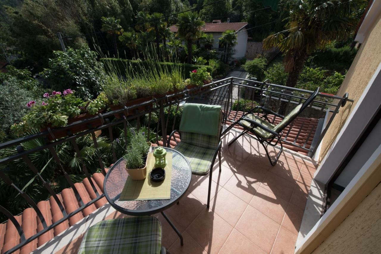 Apartments Villa Zara Lovran Exterior photo