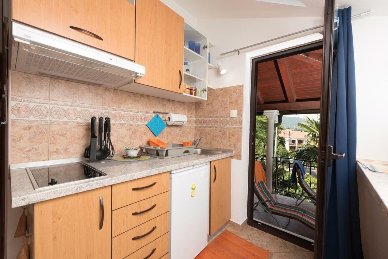 Apartments Villa Zara Lovran Exterior photo